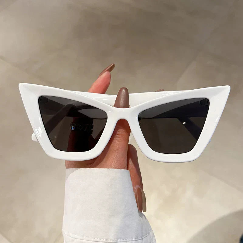 Óculos de Sol Estilo Gatinho com Tons Gradientes e Proteção UV400